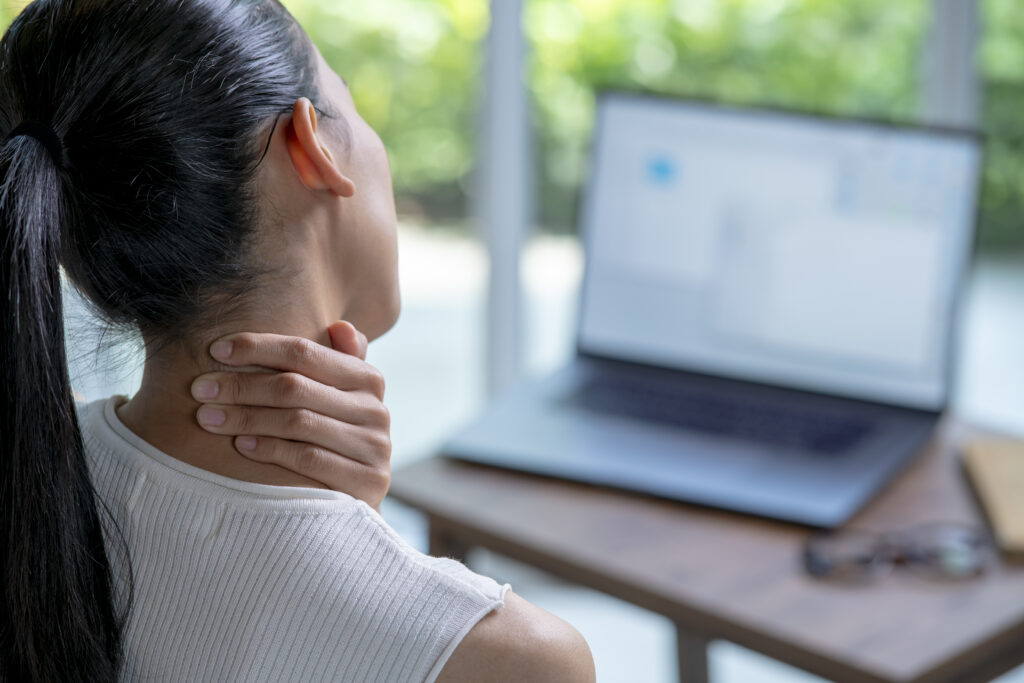 Dolor de cuello por computadora en Chicago