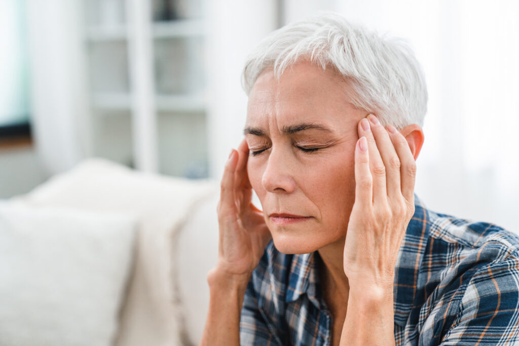 Quiropráctico para dolor de cabeza y cuello en Chicago: tensión cervical